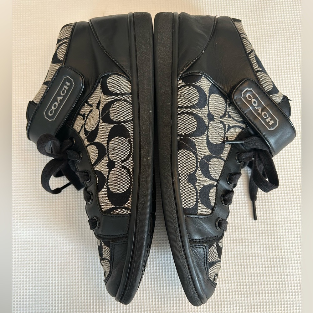 Vintage Coach Zoey Signature Sneakers - Picture 5 of 16